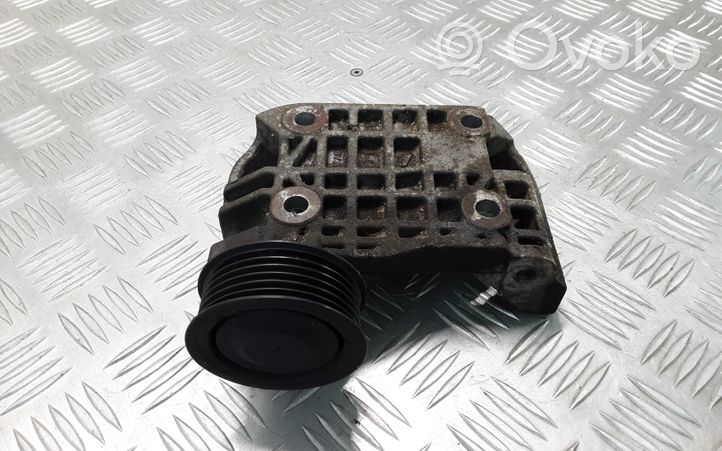 Volkswagen Touareg I Soporte del alternador 059903143P