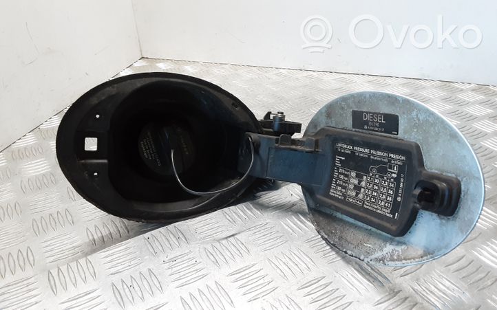 Mercedes-Benz R W251 Bouchon, volet de trappe de réservoir à carburant A1644700030