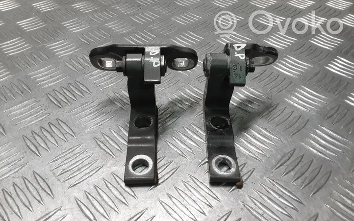 Volvo V40 Kit de charnières de porte avant 31352691