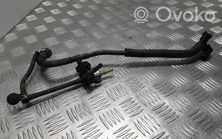 Volvo V40 Tuyau d'alimentation conduite de carburant 