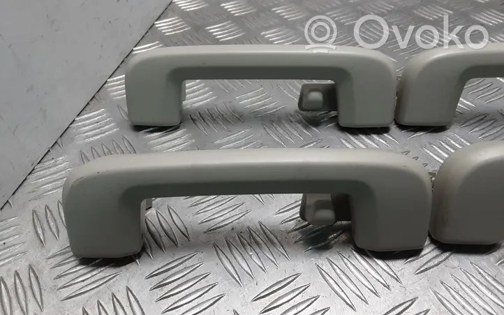 Volvo V40 Un set di maniglie per il soffitto 