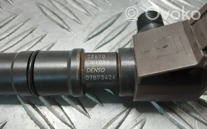 Toyota Land Cruiser (J150) Injecteur de carburant 2367011070