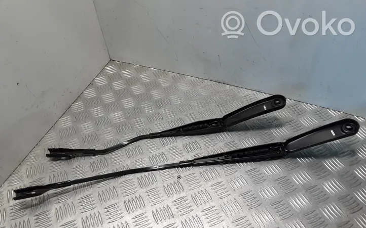 BMW X1 F48 F49 Front wiper blade arm 7360515