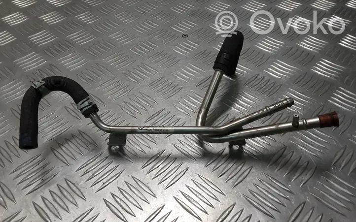 Volkswagen PASSAT B8 Fuel line pipe 04L201360M