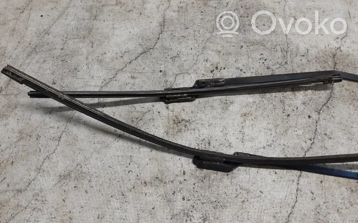 Volvo XC60 Front wiper blade arm 30753525