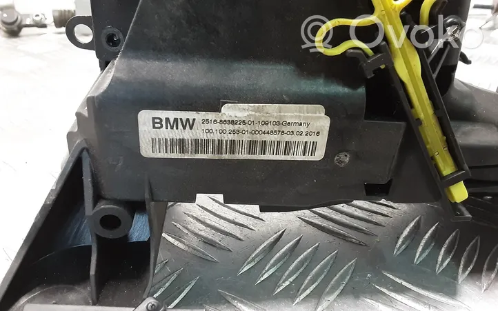 BMW X1 F48 F49 Vaihteenvalitsimen verhoilu 8638225