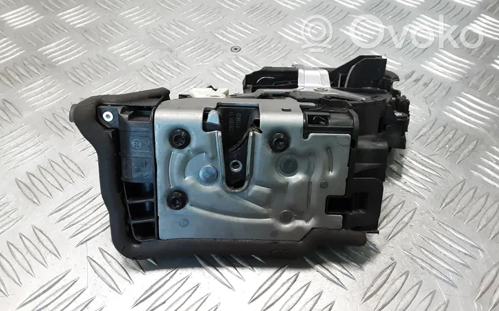 BMW X1 F48 F49 Cerradura de puerta delantera 7281931