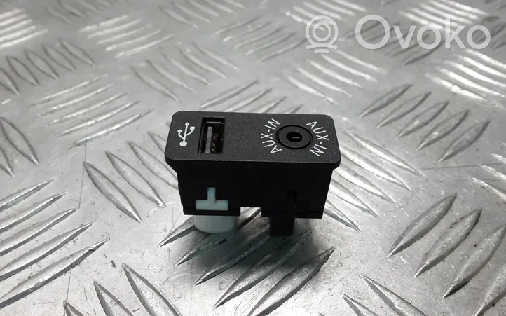 BMW X1 F48 F49 Gniazdo / Złącze USB 9229246