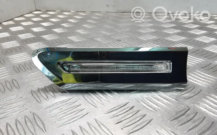 BMW 7 F01 F02 F03 F04 Front fender indicator light 7203371