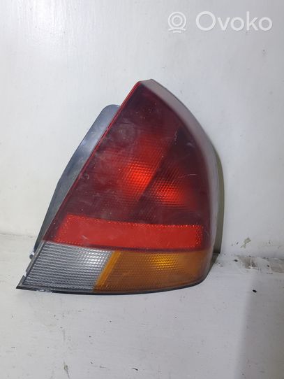 Mitsubishi Carisma Lampa tylna MB944544