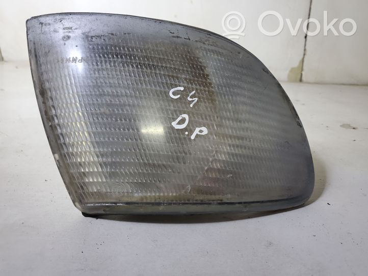 Audi A6 S6 C4 4A Clignotant avant 084411512RF