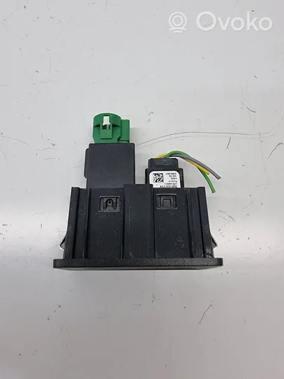 Porsche Cayenne (92A) Connecteur/prise USB 95B035252A