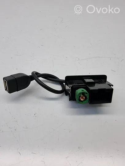 Seat Leon (5F) Connettore plug in USB 5Q0035736