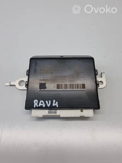 Toyota RAV 4 (XA50) Unité de commande / module de hayon 8922242101