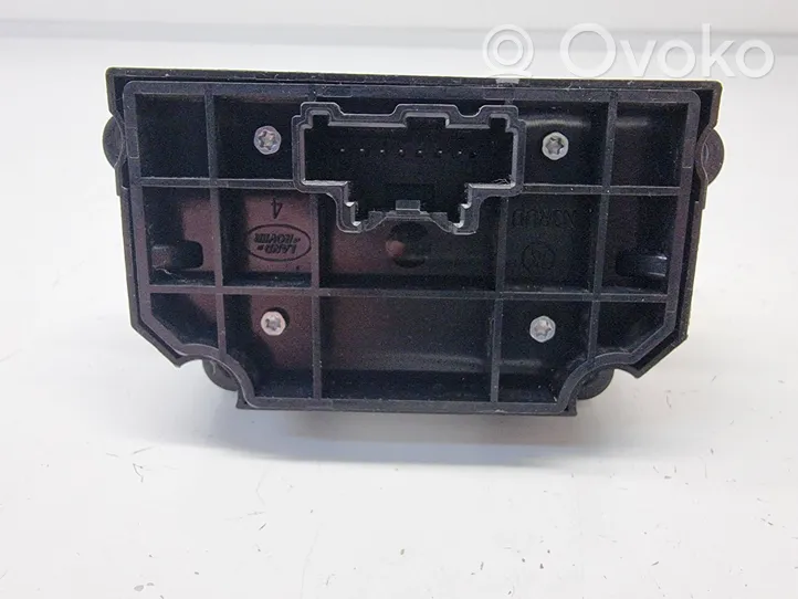 Land Rover Discovery Sport Interrupteur, commande de frein de stationnement K8D22B623