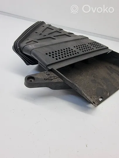 Audi S5 Parte del condotto di aspirazione dell'aria 8K0129618J