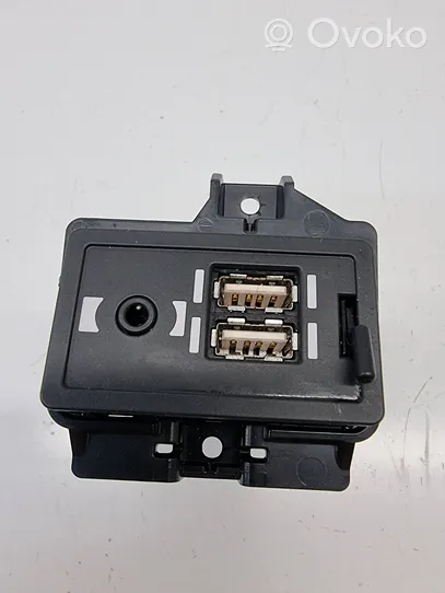 Lexus ES VII XZ10 Connecteur/prise USB 8619011010