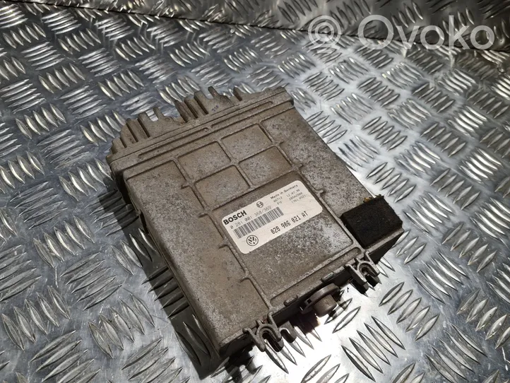 Volkswagen PASSAT B3 Calculateur moteur ECU 028906021AT