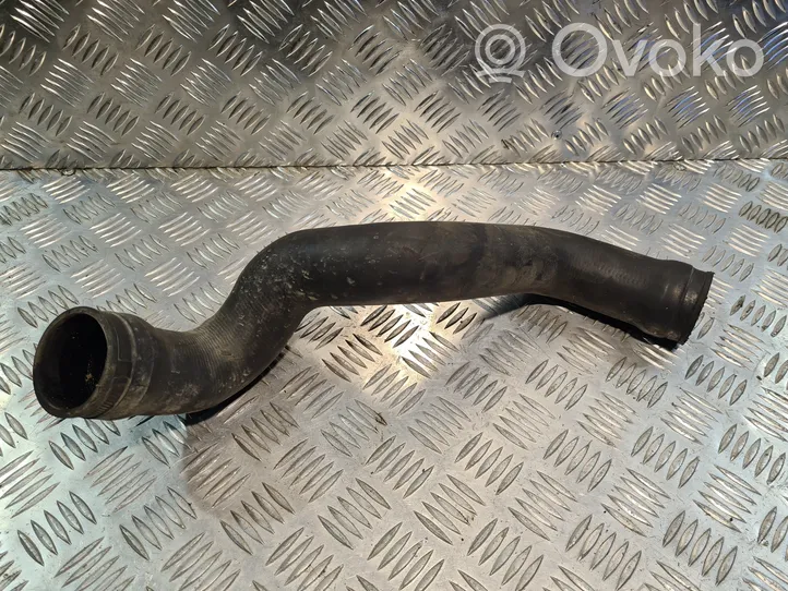 Audi 100 200 5000 C3 Tube d'admission de tuyau de refroidisseur intermédiaire 058145856C