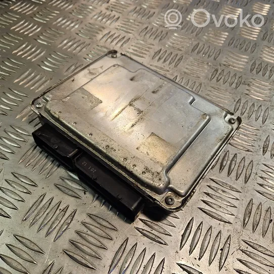 Volkswagen Golf IV Sterownik / Moduł ECU 038906019KP