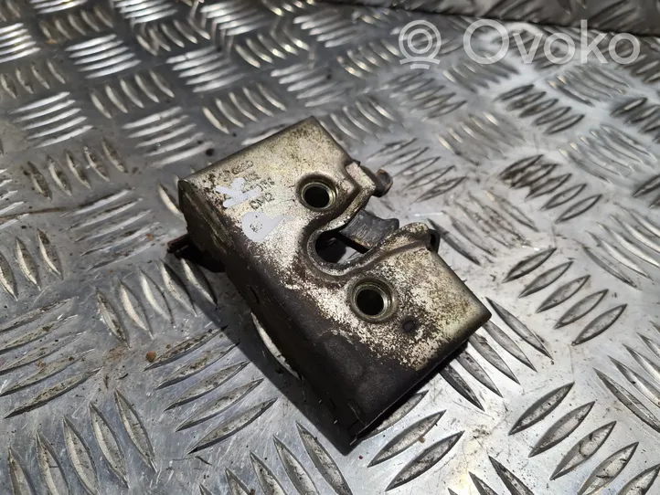 Volkswagen Golf II Front door lock 