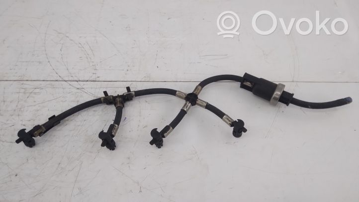 Audi A4 Allroad Tuyau d'alimentation conduite de carburant 2136300