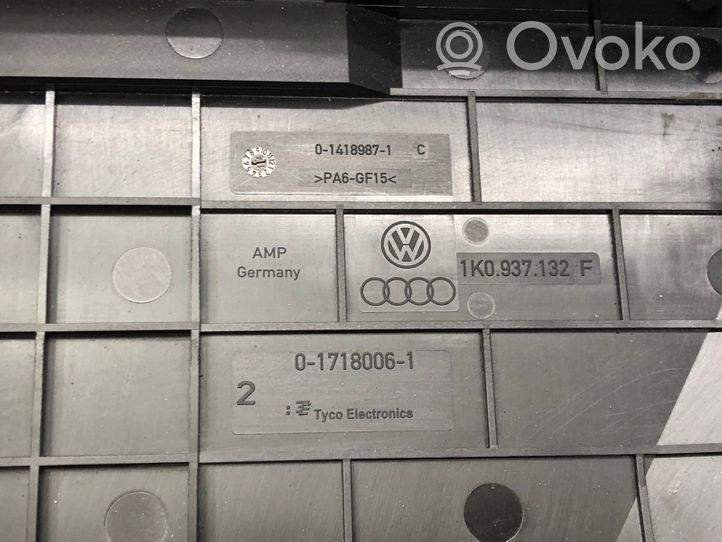 Volkswagen Sharan Pokrywa skrzynki bezpieczników 1K0937132F