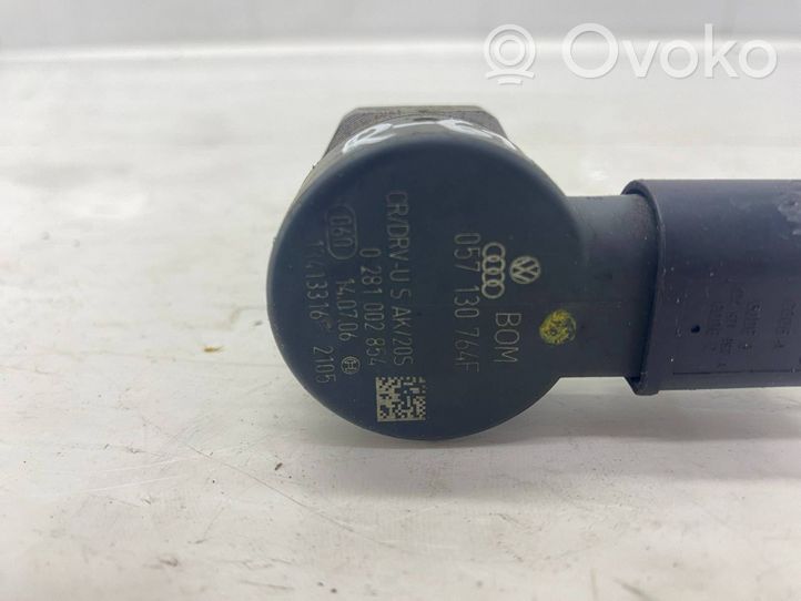 Audi Q7 4L Fuel pressure regulator 057130764F