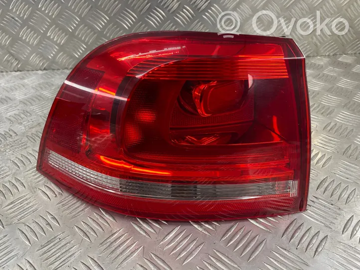 Volkswagen Touareg II Luci posteriori 7P6945095D