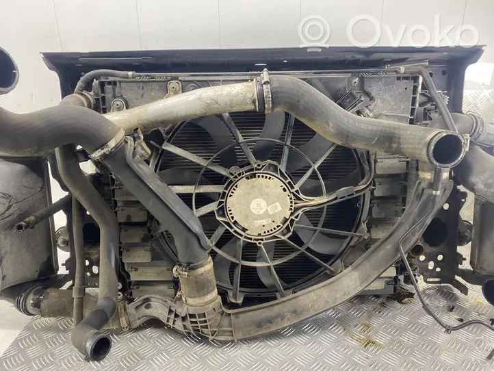 Volkswagen Touareg II Radiateur panneau supérieur d'admission d'air 7P6805527