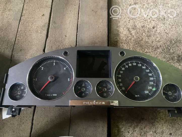 Volkswagen Phaeton Speedometer (instrument cluster) RB8