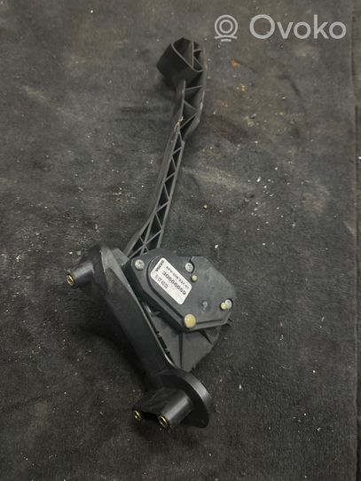 Volvo V70 Accelerator throttle pedal 69999908