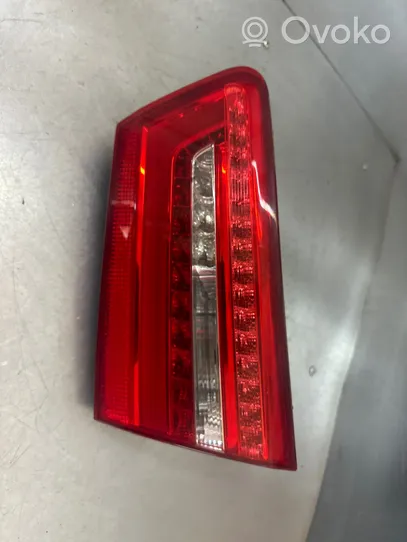 Audi A6 S6 C7 4G Lampy tylnej klapy bagażnika 4G9945094B