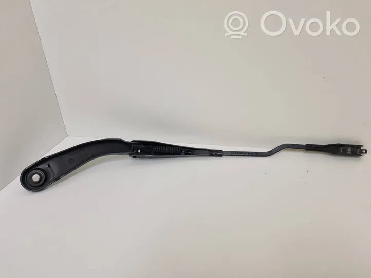 BMW 1 F20 F21 Priekinio stiklo valytuvų kojelė 7239519