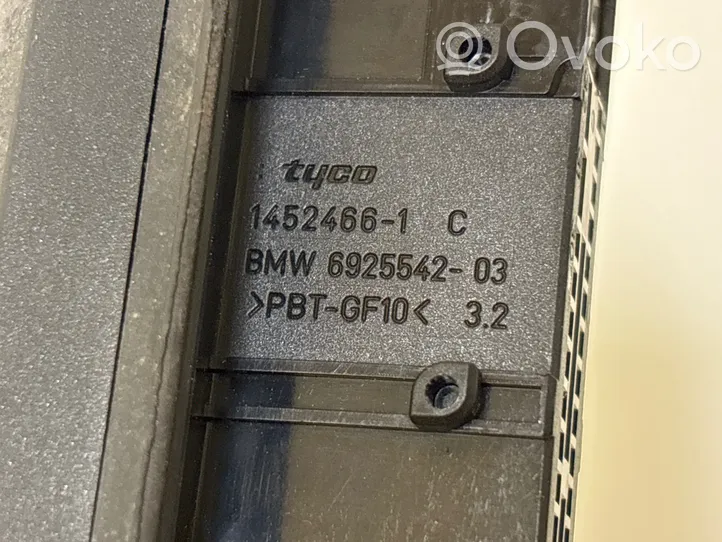 BMW 1 E81 E87 Wiązka przewodów drzwi przednich 9118111