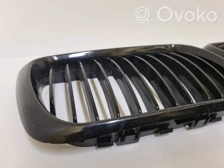 BMW 3 E36 Maskownica / Grill / Atrapa górna chłodnicy 