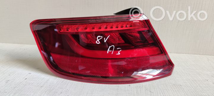 Audi A3 S3 8V Lampa tylna 8V4945095D