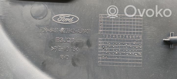 Ford Fiesta Etuoven verhoilu 