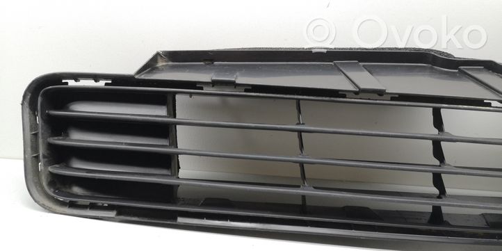 Toyota Prius (XW30) Maskownica / Grill / Atrapa górna chłodnicy 5311247040