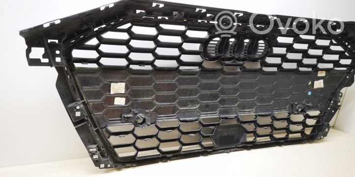 Audi A3 8Y Maskownica / Grill / Atrapa górna chłodnicy 8Y0853651A