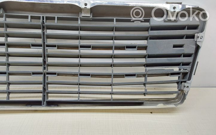 Mercedes-Benz C W202 Grille de calandre avant 2028880323