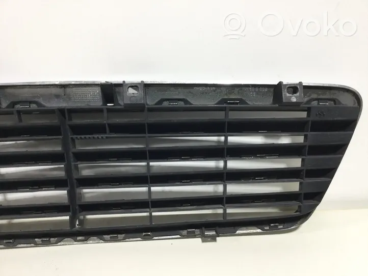 Mercedes-Benz CLK A208 C208 Grille calandre supérieure de pare-chocs avant 2088800085