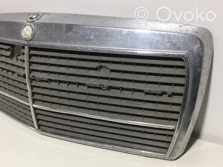 Mercedes-Benz 190 W201 Front grill 2018880223