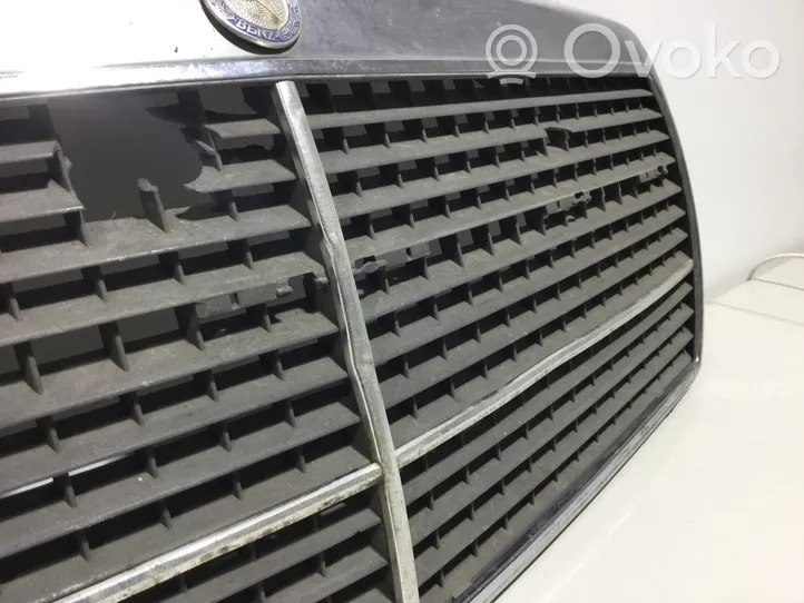 Mercedes-Benz 190 W201 Front grill 2018880223