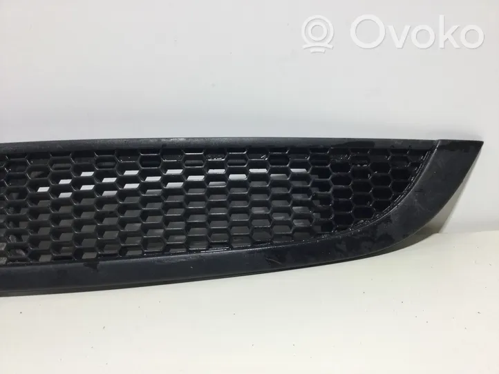 Mini One - Cooper R50 - 53 Maskownica / Grill / Atrapa górna chłodnicy 51130140259