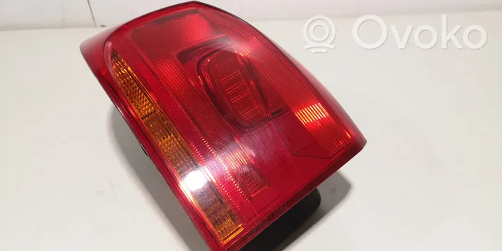 Volkswagen Tiguan Rear/tail lights 5N0945095Q