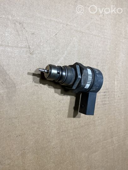 Volkswagen Crafter Fuel pressure sensor 0281002856