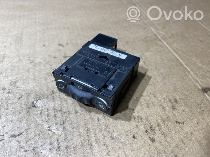 Renault Master II Headlight level height control switch 8200060042