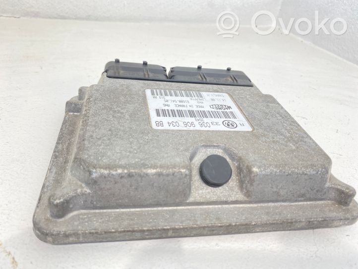 Volkswagen Golf IV Calculateur moteur ECU 036906034