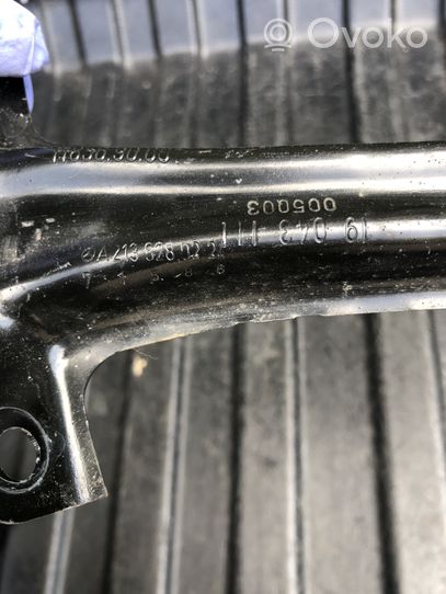 Mercedes-Benz GLC X253 C253 Staffa di montaggio del radiatore A2136280224